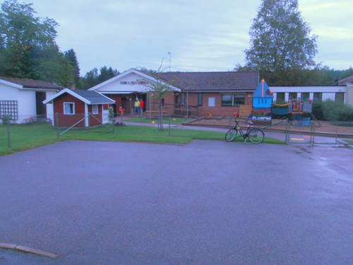 Cycling to Askersund.